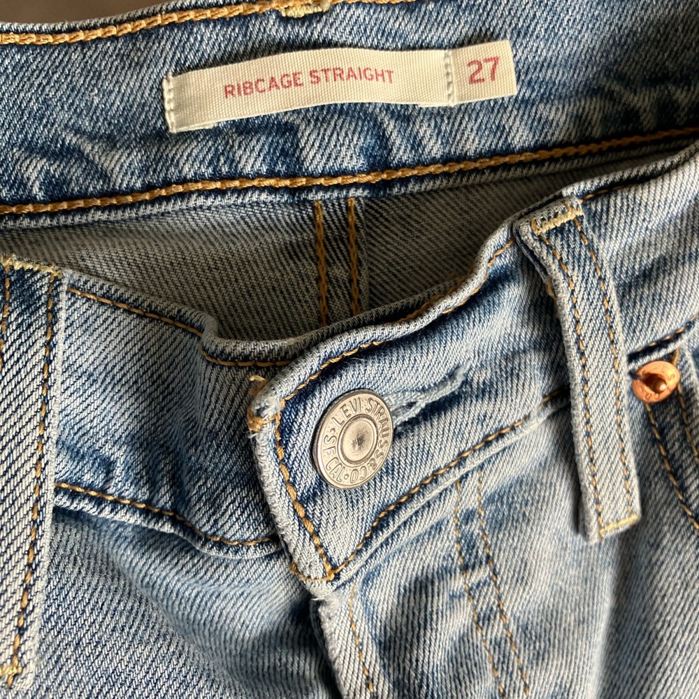 Levi's Light Blue Ribcage Straight Jeans - Picture 3 of 6